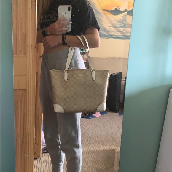 Authentic Coach purse - Picture 6 of 7